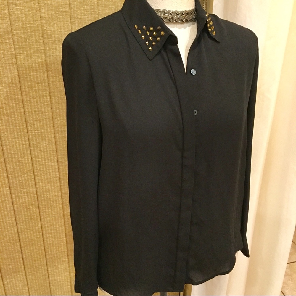 🌹Forever 21 like new studded collar blouse